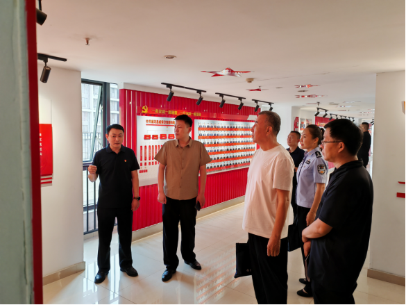 1720594792912618.png 臨沂市公安局及保安協(xié)會到集團(tuán)公司考察交流316.png
